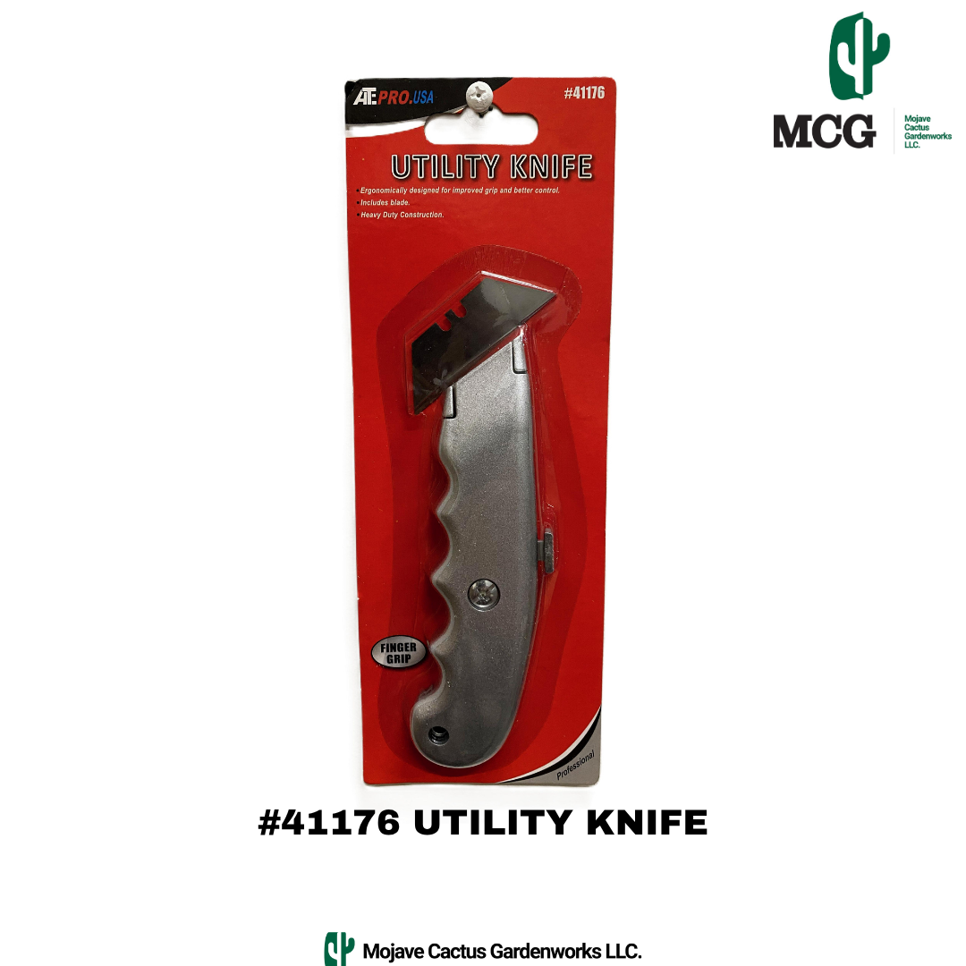 UTILITY KNIFE WITH FINGER GRIP