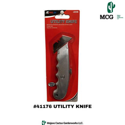 UTILITY KNIFE WITH FINGER GRIP